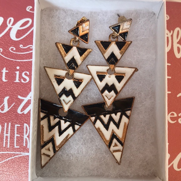 Betsey Johnson Jewelry - 🤩Earrings
